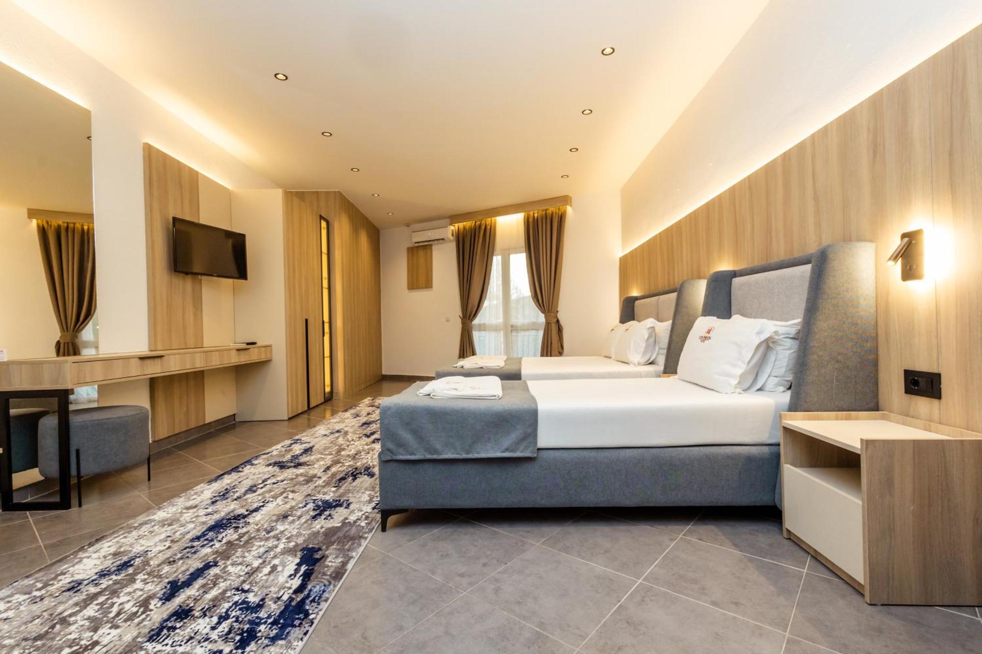 Continental Hotel Ulcinj Kültér fotó