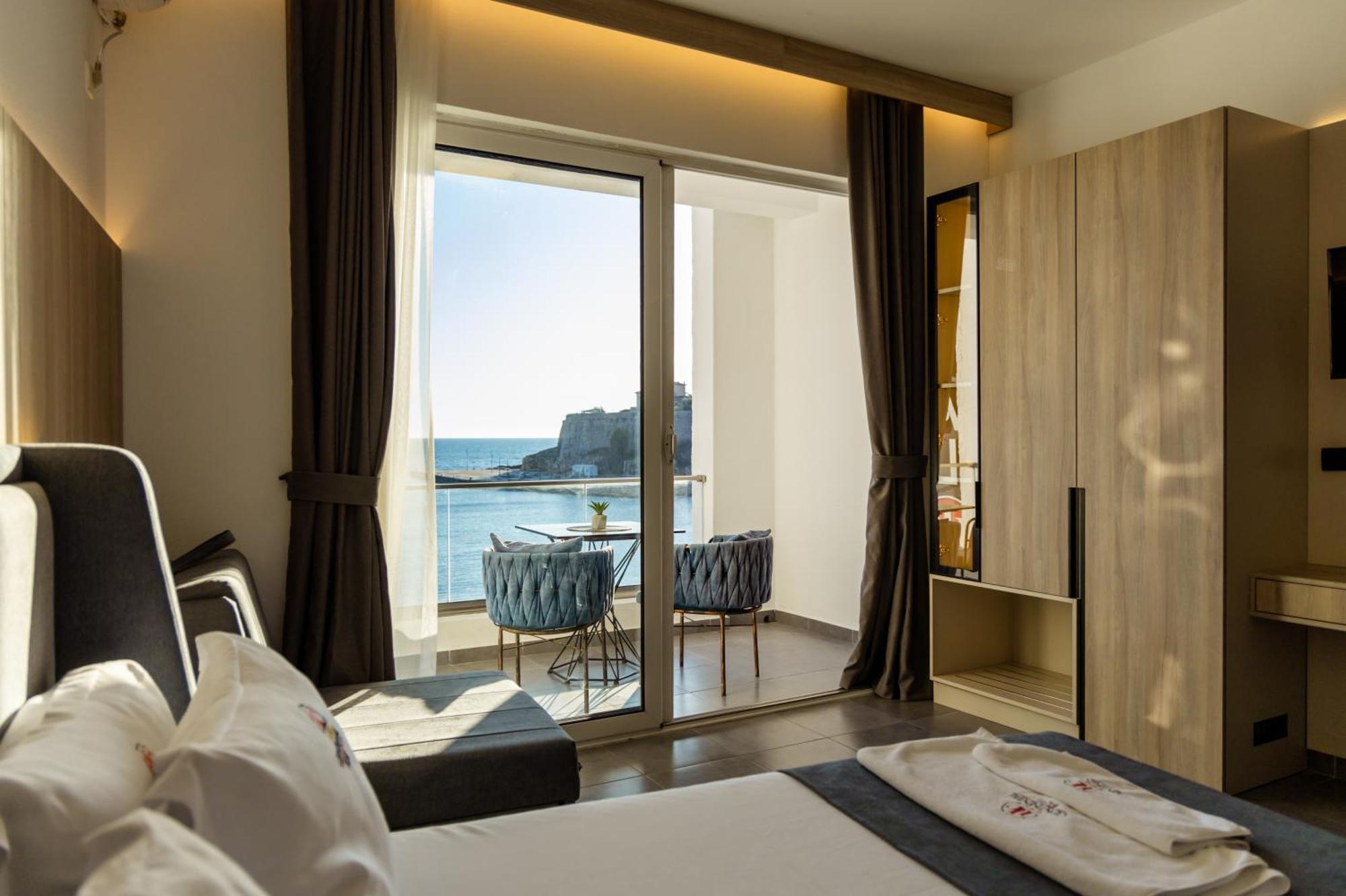 Continental Hotel Ulcinj Kültér fotó
