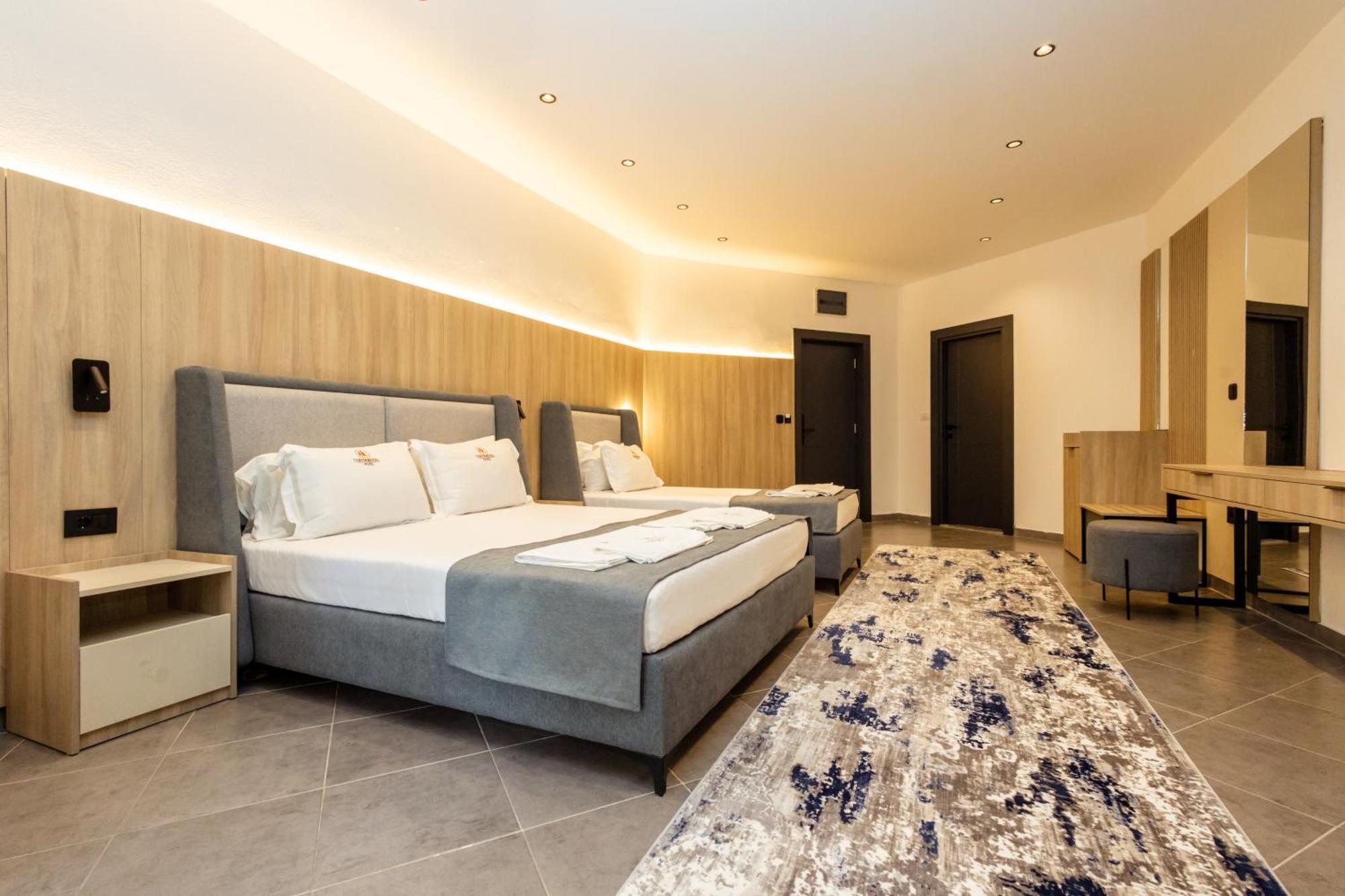 Continental Hotel Ulcinj Kültér fotó