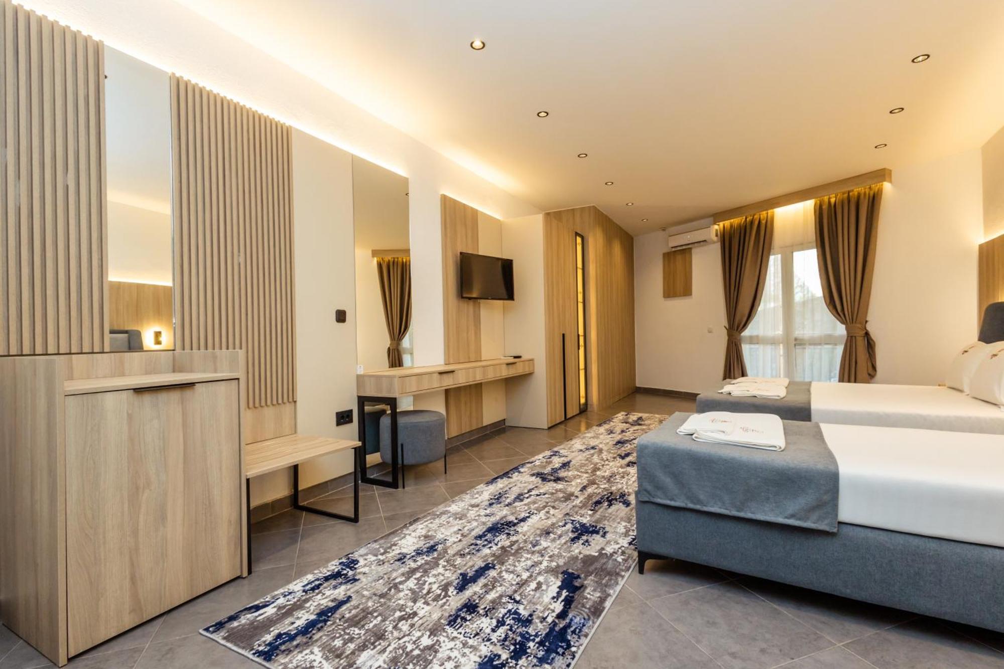 Continental Hotel Ulcinj Kültér fotó