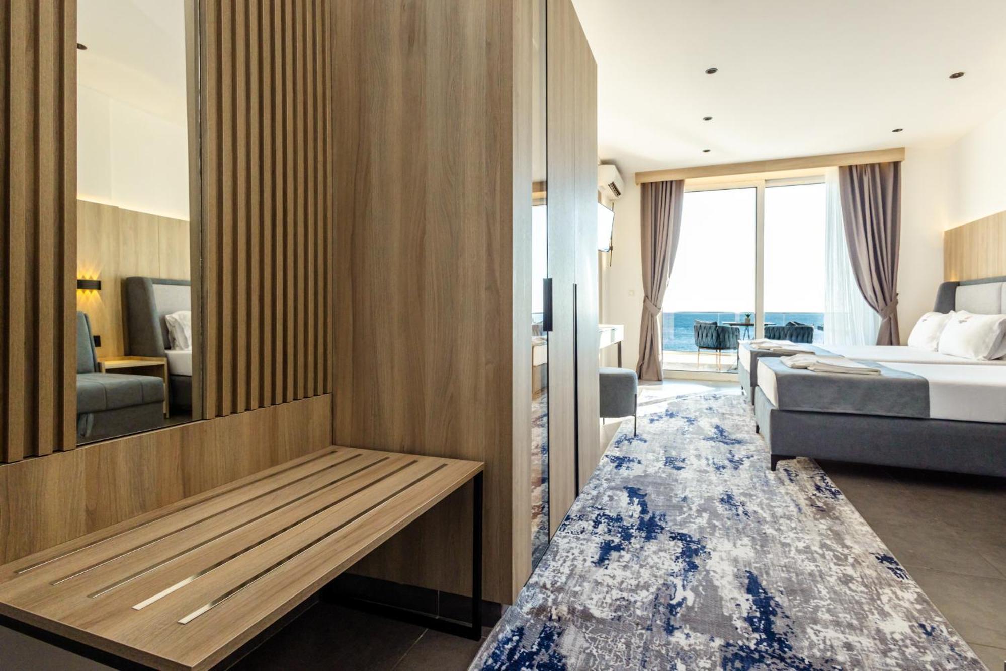 Continental Hotel Ulcinj Kültér fotó