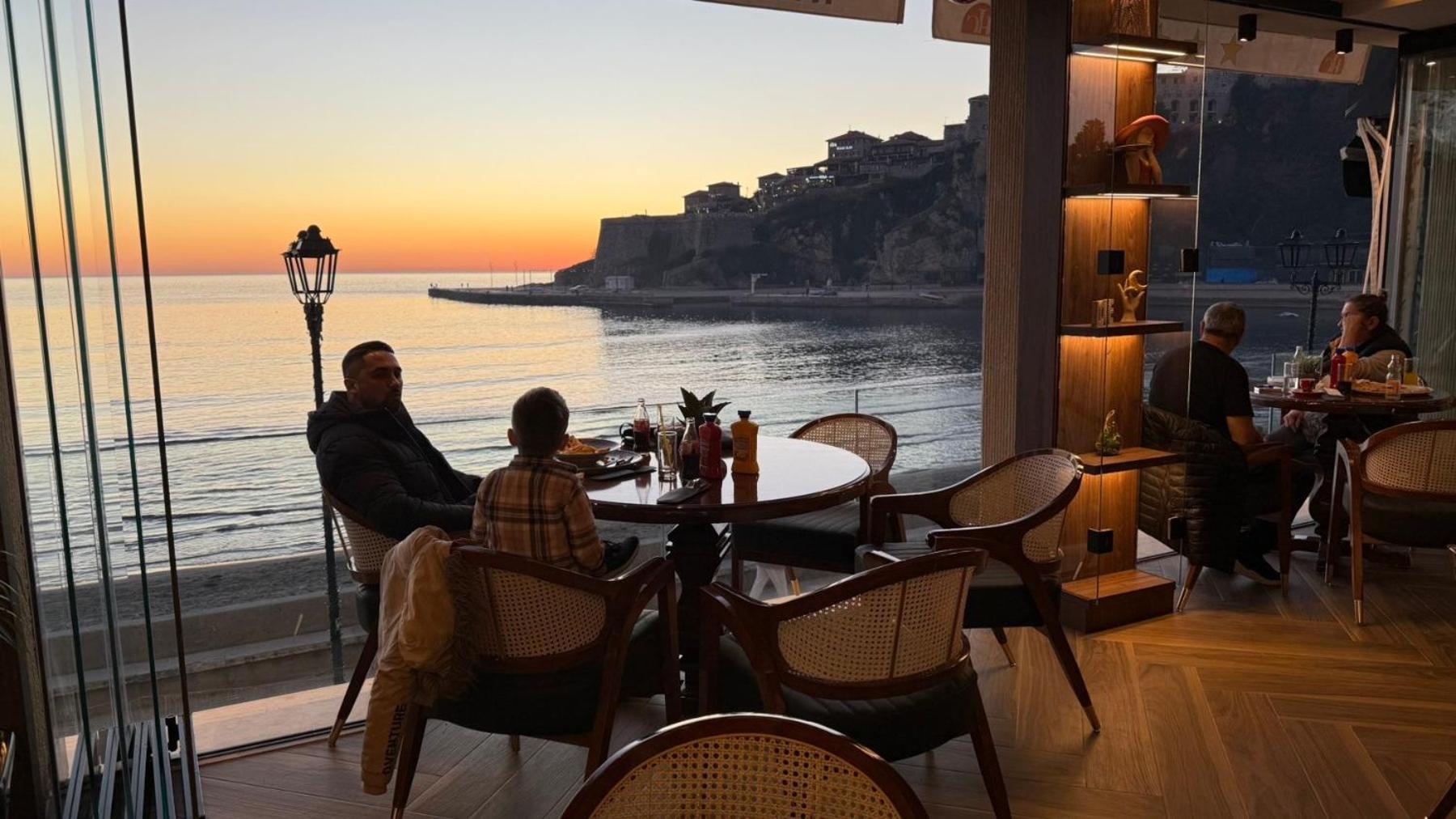 Continental Hotel Ulcinj Kültér fotó